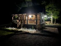 Sweet - 2 Bedrooms, 2 Baths, Sleeps 6 Cabin by RedAwning