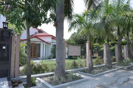 SaffronStays Nirvana Groove Отели рядом с Аэропорт Дехрадун