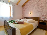 Authentic Istrian Holiday Home for Unforgettable Stays Hotels in Vodnjan