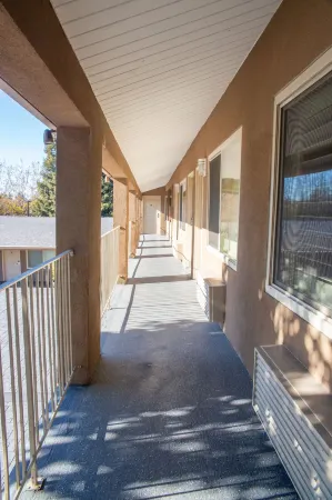 Sterling Inn Отели рядом с достопримечательностью «Калифорниас Грэйт Америка»