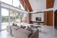 Royal Urban Resort
