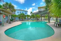 Pool, Walkable to Old Town Eateries, Nightlife, Shops Palm Palace by AvantStay Hotels near University of Texas, Marine Science Institute