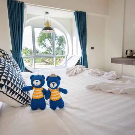 BearPacker Patong Hostel Отели рядом с достопримечательностью «Кабаре Paradise Complex Patong»