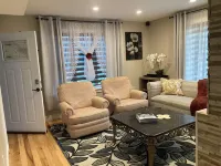 Amazing 3 Bedroom Apt&Porch  1.8 Miles from Beach 45 Minutes Driving to Salem MA