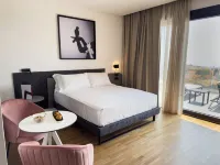 MòN Luxury Rooms Spa Hotel dekat Love Lagoon