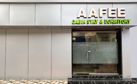 Aafee cabin stay & dormitory Отели рядом с достопримечательностью «Paras Dham Temple»