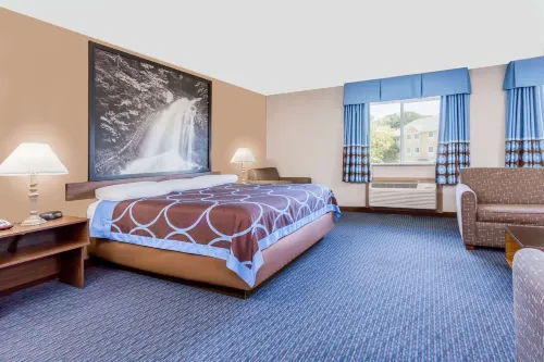 سوبر 8 باي ويندام إل دورادو فنادق في إل دورادو