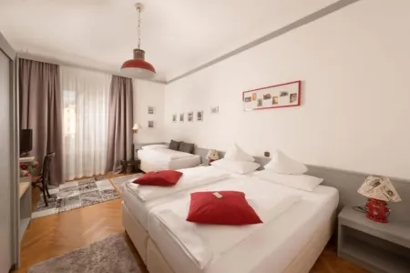 Boutique Hotel Goldenes Lamm Отели рядом с достопримечательностью «Villach-St. Jakob»