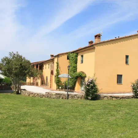 Apartment Between Pisa and Livorno