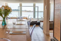 Hôtel la Baie des Anges, Son Spa Marin & sa Piscine Couverte et chauffée Hotels in Landéda