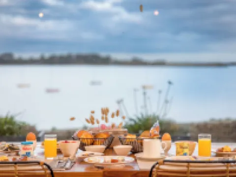 Hôtel la Baie des Anges, Son Spa Marin & sa Piscine Couverte et chauffée Hoteles en Landéda