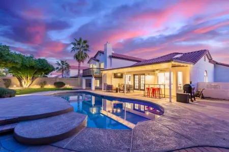 Modern Mesa Oasis Free Heated Pool Al-fresco Living