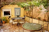 Maison Saint Louis Avec Jacuzzi Hotel di Forcalqueiret