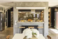 Carmim Villa by Cadenzalux