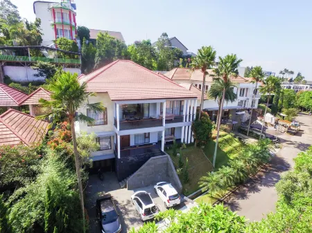 Kirei Mountain View Villa 7 Bedrooms with a Private Swimming Pool and a Fussball Отели рядом с достопримечательностью «Bukit Bintang»