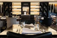 International Hotel Wagga Wagga Hotels in Lake Albert