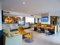 Campanile Val de France Hotels in Маньї-ле-Онгр