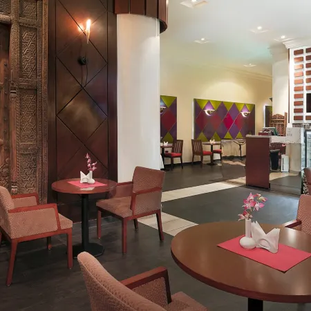City Seasons Al Hamra Hotel