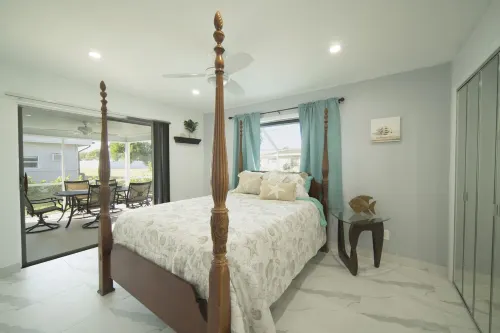 ---NEWLY RENOVATED---Heated Pool, Extra Cozy, Half Mile From Downtown Cape Coral