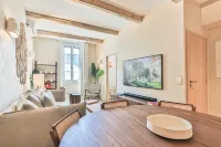 Magnificent apt - 2br/6p - Heart of Saint-tropez Hotels in Saint-Tropez