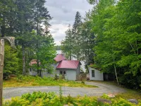 Secluded Waterfront Retreat with Kayaks, Fire Pit, Fishing فنادق في Sullivan