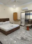 Hotel Crown Plaza Hotel di Shah Faisal Town