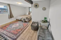 NEW! Hot Tub I Game Room I Arcade w/ 10k+ Games I Walkable to Great Hikes I NAU