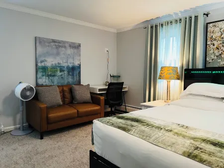 Sherizee Home close to beach and 3 miles to Salem's Haunted happenings Отели в г. Марблхед