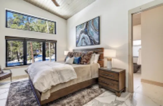 Breathtaking Views, Indoor/Outdoor Linear Fireplace, Sauna Hotels in 