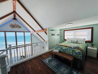 Oceanfront Paradise Reunion Spacious 6-bedroom House! Can split  into 3 families Hotels near Hammock Trail