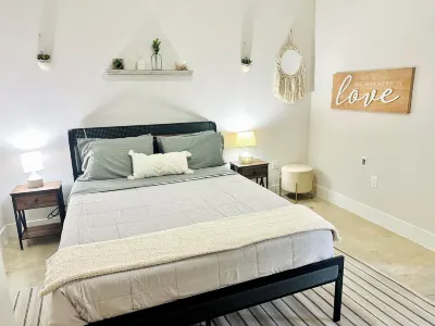 Cozy Apartment at the Riverwalk Hotels in Southtown