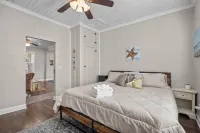 Southport Salty Patriot-Walk to DT/Pets/Fully fenced with firepit!