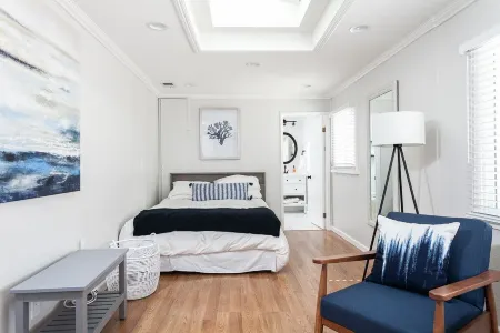 Dreamy Ocean Views - Newport Beach Balboa Pier Отели рядом с достопримечательностью «Newport Beach Pier»