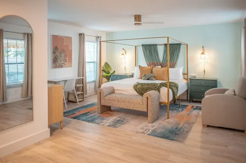 Pickleball, Heated Pool, Hot Tub, Golf & Games, Near Beaches