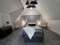 Thoughtfully Restored Historic Bldg, Main St, Wilton, ME — ATV accessible Hotels in Wilton