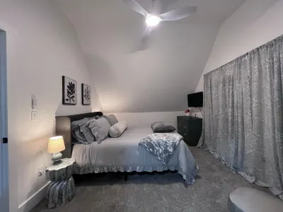 Thoughtfully Restored Historic Bldg, Main St, Wilton, ME — ATV accessible Hotels in 