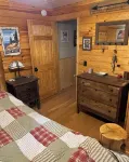 Escape to the Lake - Rustic 3-bedroom log-sided cabin nestled amongst the pines
