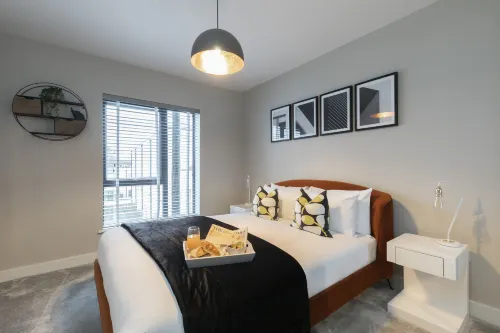 Elliot Oliver - Chic 2 Bedroom Town Centre Apartment