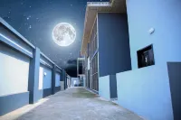 Houseproud Serviced Apartments