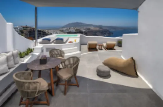 艾特奧羅套房酒店