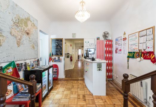 리스본 숙소 로비