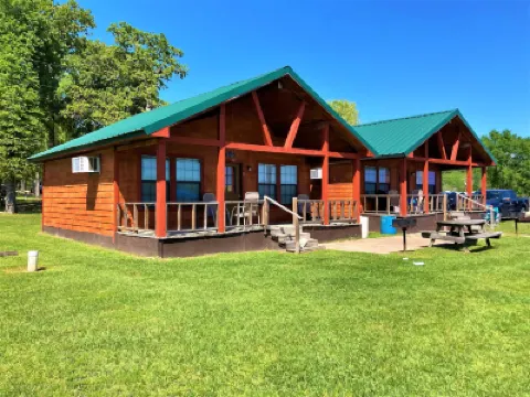 1075 มารีนา ดริฟ โรงแรมใน