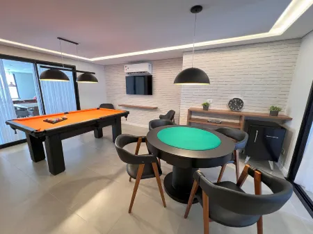 Easy Life Campus Puc by Xtay: Sua Moradia em Curitiba Отели в г. Куритиба