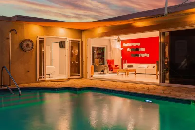 Large Villa with View! Private Pool Free Utilities!