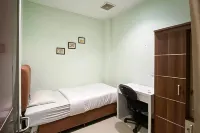 RedDoorz Hostel @ FInest Medan