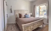 Amenity-Rich Oasis 3Bed/3 Ensuites, Patio, Grill, Firepit, Games: 5mins to Beach