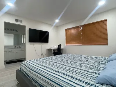 Charming 3-bedroom Private Home with Pool & Hot-tub in sunny San Diego Hotels in Sorrento Valley / Mira Mesa