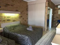 Boulder Opal Motor Inn Hotels in Winton
