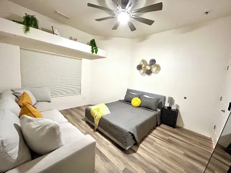 Serene Golfside Retreat Отели рядом с достопримечательностью «Белл Рок»