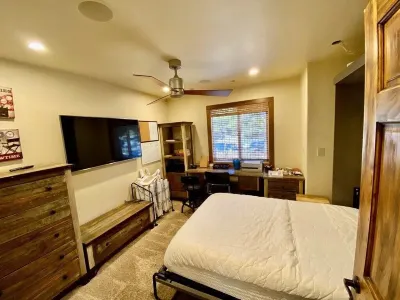 Beautiful Vacation Retreat within a walking distance from the beach!!!